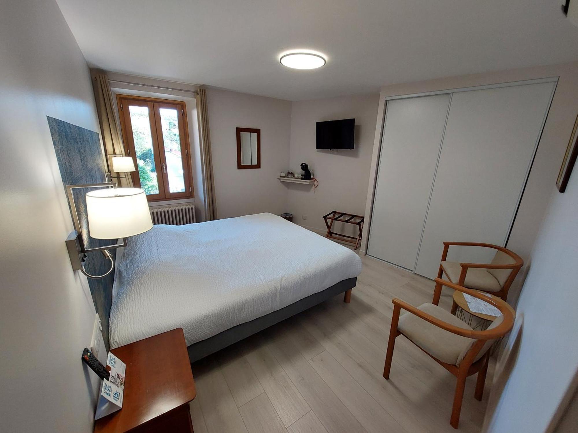 Logis Hotel Restaurant Du Pont Ambialet Kültér fotó