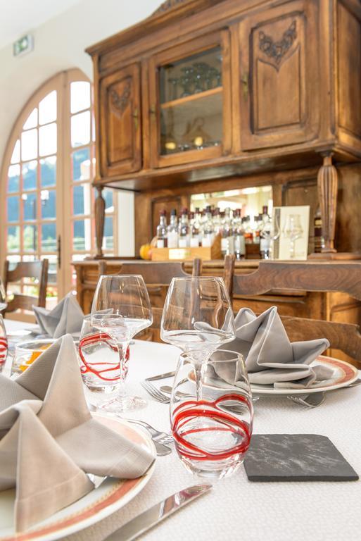 Logis Hotel Restaurant Du Pont Ambialet Kültér fotó