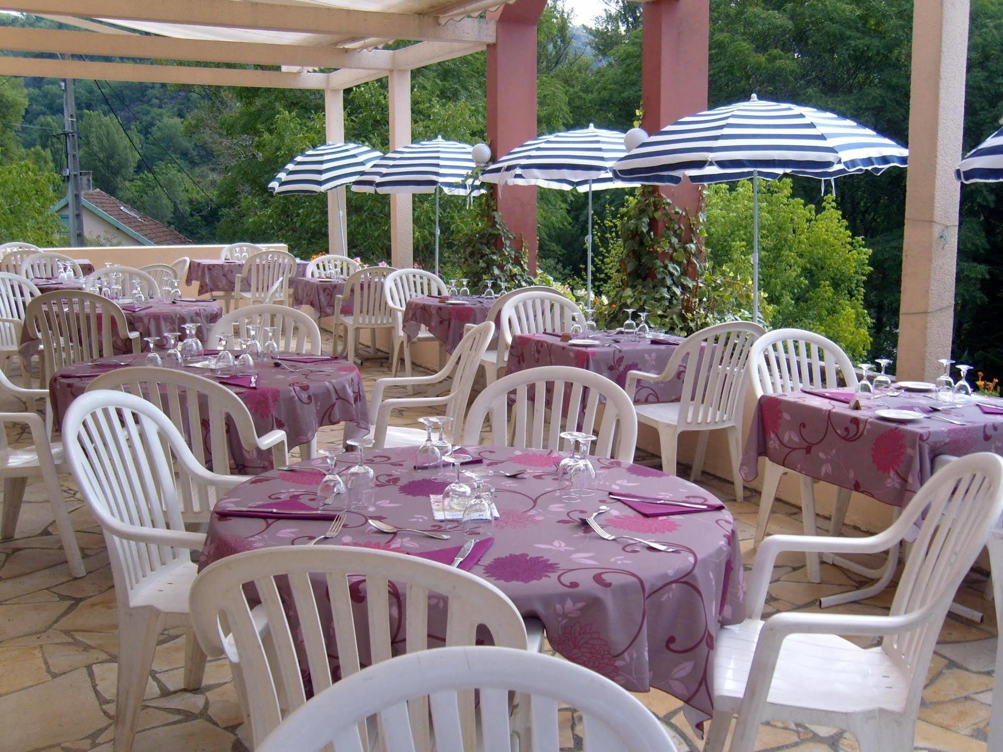 Logis Hotel Restaurant Du Pont Ambialet Kültér fotó
