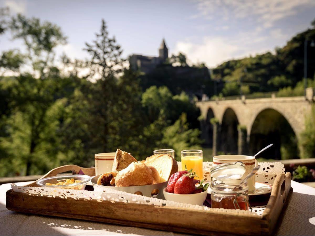 Logis Hotel Restaurant Du Pont Ambialet Kültér fotó